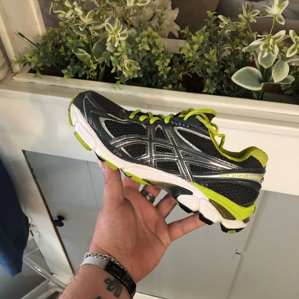 Women’s Asics GT-2160 Grey Volt size 6.5